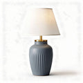 Tafel lamp van keramiek met grijze afwerking en witte kap 25 x 25 x 40cm